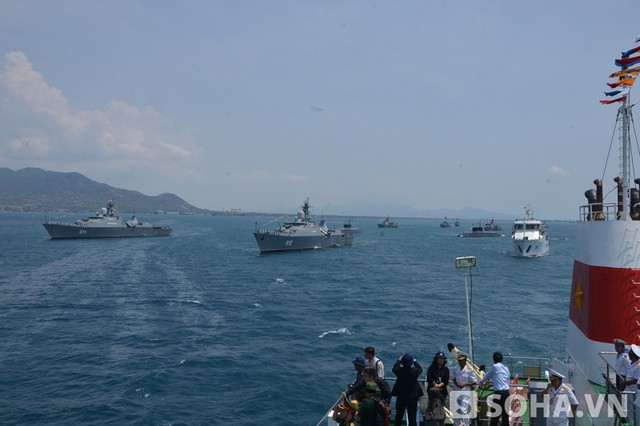
Toàn cảnh lực lượng tàu mặt nước và tàu ngầm của Hải quân Việt Nam.
