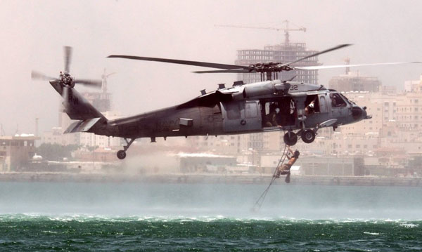 Bài tập cứu hộ trên biển bằng trực thăng.