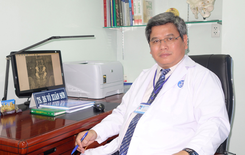 
TS Võ Xuân Sơn, nguyên BS khoa Thần Kinh, BV Chợ Rẫy, GĐ Trung tâm y tế Exson TP.HCM.
