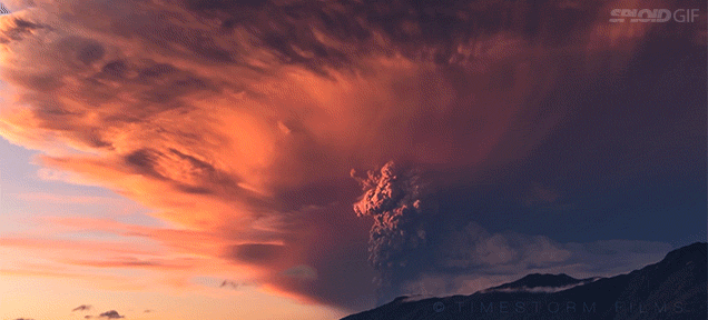 
Núi lửa phun trào nhả ra hàng km khối tro bụi, khí nóng. Ảnh minh họa.
