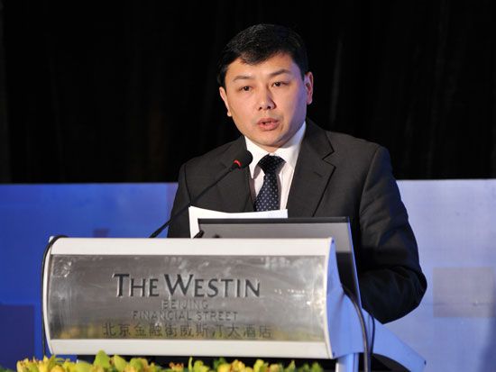 
Trương Hiểu Đông diễn giảng về doanh nghiệp xuất nhập khẩu Trung Quốc tại Bắc Kinh năm 2011. Ảnh: Sina
