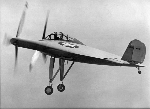 
V-173 thực hiện chuyến bay đầu tiên vào ngày 23/11/1942
