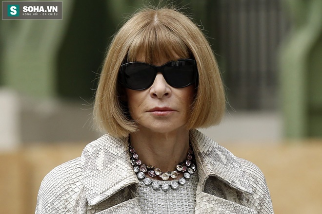 Vẻ ngoài đặc trưng của Anna Wintour.