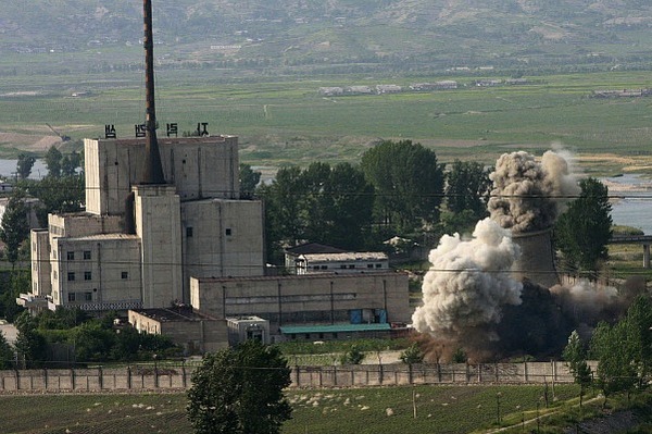 
Cơ sở hạt nhân Yongbyon của Triều Tiên nằm gần vùng Đông Bắc Trung Quốc đang tạo ra mối lo ngại lớn cho người dân nước này (Ảnh: Xinhua)
