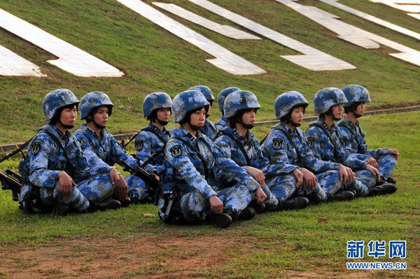 Đội trinh sát đặc nhiệm nữ tham gia diễn tập