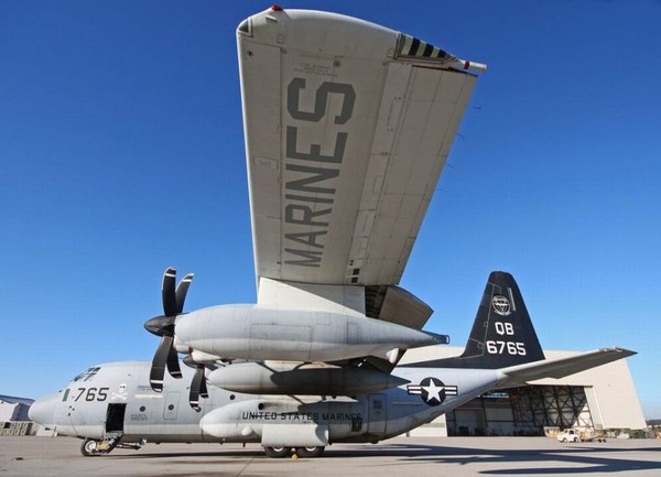 Chính những chiếc iPad giúp cho cánh phi công KC-130J Harvest Hawk hoạt động hiệu quả hơn, tra cứu nhanh và chính xác hơn so với dùng bản đồ dẫn bay truyền thống