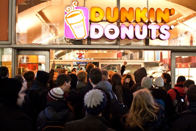 Dunkins Donuts với chiến lược Quick Quality đang áp dụng đã khiến Starbucks hay McCoffee phải rất “khó chịu”.