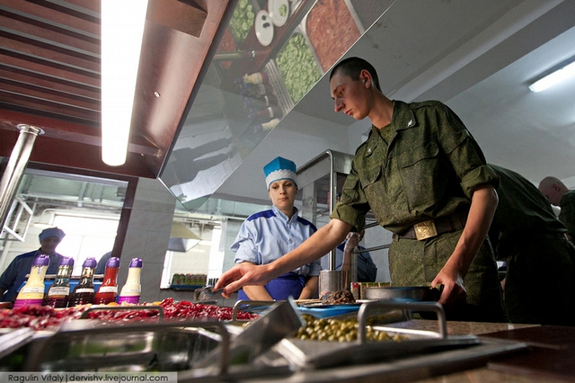 Tiết lộ bữa ăn trưa của binh sĩ Nga