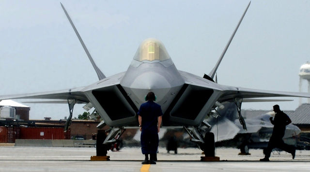 Quốc hội Mỹ ra lệnh cấm xuất khẩu F-22 để đảm bảo các bí mật quân sự và công nghệ.