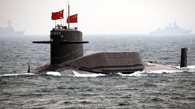 Tàu ngầm Trung Quốc đang theo dõi tàu chiến Mỹ (Ảnh minh họa)