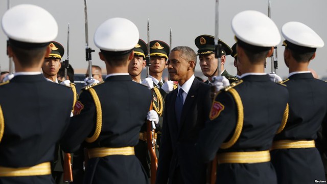 Đội duyệt binh danh dự Trung Quốc đón tiếp Tổng thống Obama tới Bắc Kinh hôm 10/11