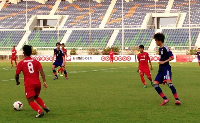 U19 Myanmar (áo đỏ) từng thắng U19 Nhật Bản 1-0 nhưng...