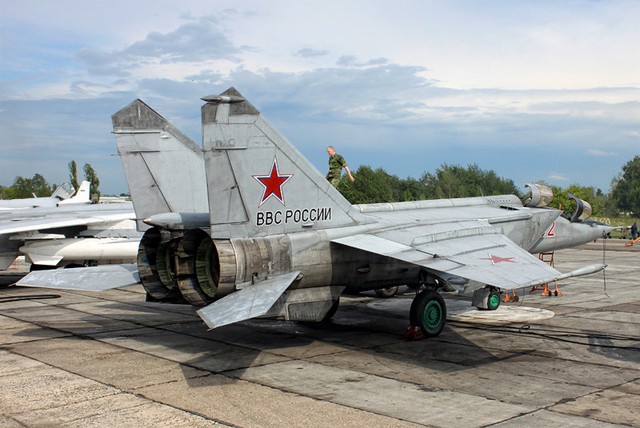 MiG-25 có tốc độ tối đa 2,83 Mach và có thể đạt đến tốc độ 3,2 Mach nhưng ở tốc độ này rất dễ làm hư hỏng động cơ.