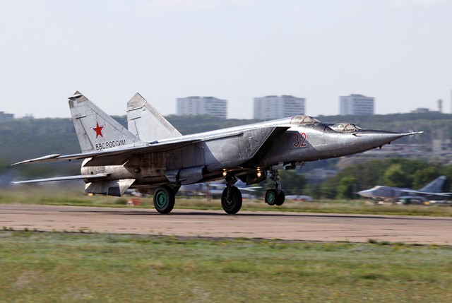 Kể từ khi ra đời, MiG-25 đã thiết lập 29 kỷ lục về tốc độ, trần bay,... trong đó có 7 kỷ lục cho đến nay vẫn chưa bị phá vỡ.