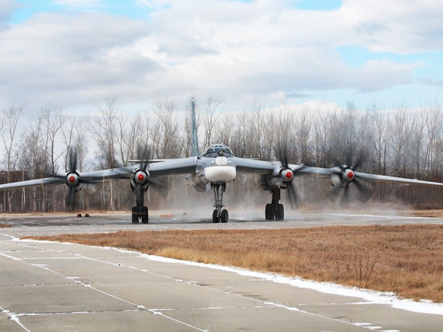 Hiện nay, tại trung tâm có 2 loại máy bay ném bom tầm xa là Tu-95MS và Tu-22M3.