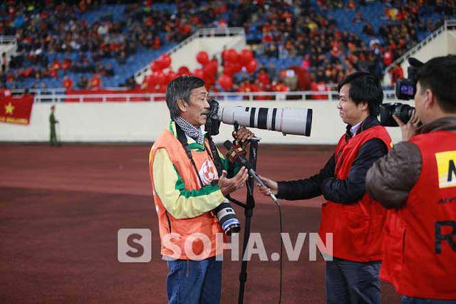 Một phóng viên gạo cội trở thành chuyên gia bình luận