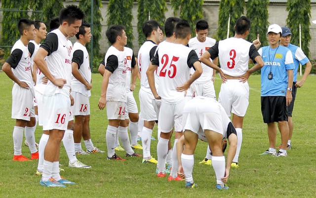 HLV Miura và các học trò đã rất nỗ lực và đạt thành tích ngoài mong đợi ở AFF Cup 2014 nhưng vẫn bị chỉ trích, nghi ngờ