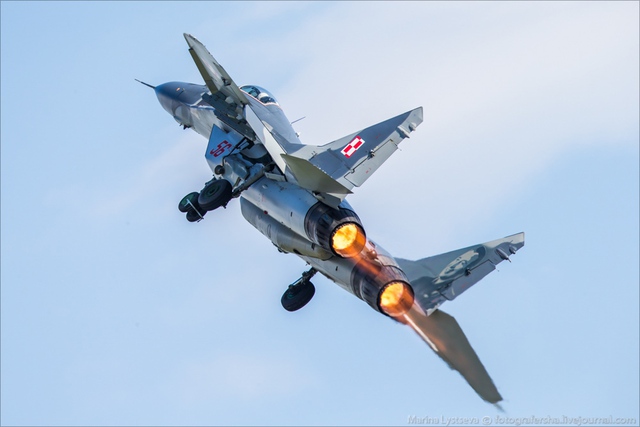 Máy bay MiG-29 của Không quân Ba Lan tham gia trình diễn, một điều thú vị là các máy bay MiG-29 hiện nay của Ba Lan được chính không quân Đức chuyển giao sau ngày nước Đức thống nhất 2 miền Đông, Tây.