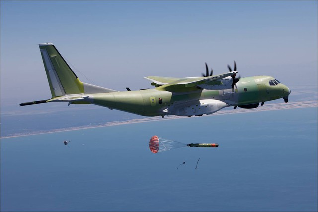 C-295MPA phóng ngư lôi.