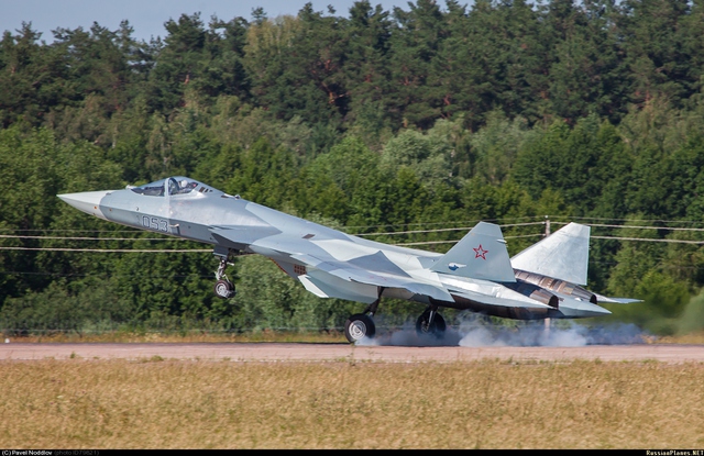 FGFA được phát triển trên cơ sở PAK FA của Nga.