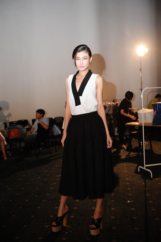 Kha Mỹ Vân cũng tham gia trình diễn trong show thời trang này. Đây là bộ sưu tập duy nhất trong Elle Fashion Show được thực hiện bởi 2 nhà thiết kế, An Hương và Lê Minh của Rue des Chats.