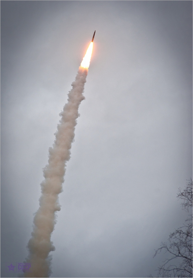 Một vụ phóng thử tên lửa đạn đạo liên lục địa Topol-M. Ảnh: English Russia