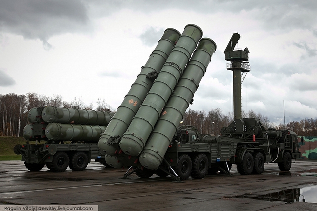 Hệ thống phòng không S-400