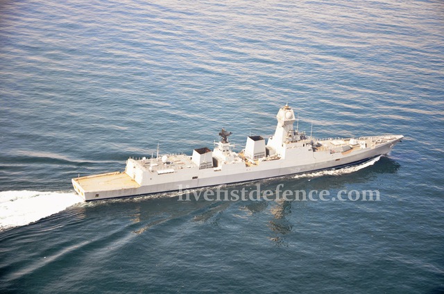 Tàu lớp Kolkata được thiết kế với khả năng tấn công, phòng thủ toàn diện. Vũ khí trang bị trên tàu có pháo hạm 130mm, 16 ống phóng thẳng đứng cho tên lửa chống hạm Brahmos với tầm bắn tối đa 300km. Ngoài ra, đây là lớp tàu đầu tiên của Ấn Độ trang bị các radar mạng pha lắp vào thượng tầng EL/M-2248 MF STAR do Israel sản xuất, tương tự radar AN/SPY-1 trang bị trên các tàu Aegis của Mỹ.