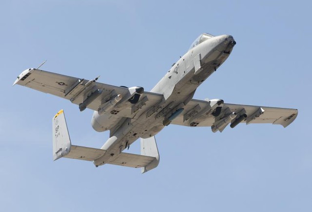 Một chiếc A-10C cất cánh từ căn cứ không quân Nellis tại Nevada trong một đợt huấn luyện