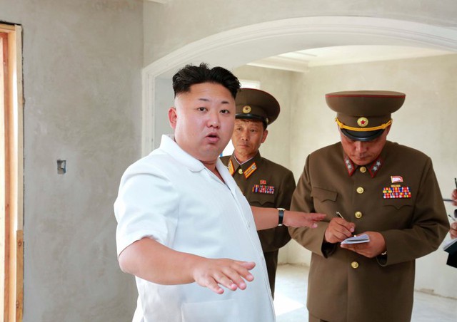 Nhà lãnh đạo Triều Tiên Kim Jong-un thăm một công trường xây dựng ở Bình Nhưỡng.