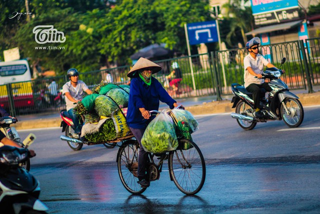 Anh chàng ghi lại những hình ảnh như những kỉ niệm đặc biệt về một Hà Nội đầy màu sắc.