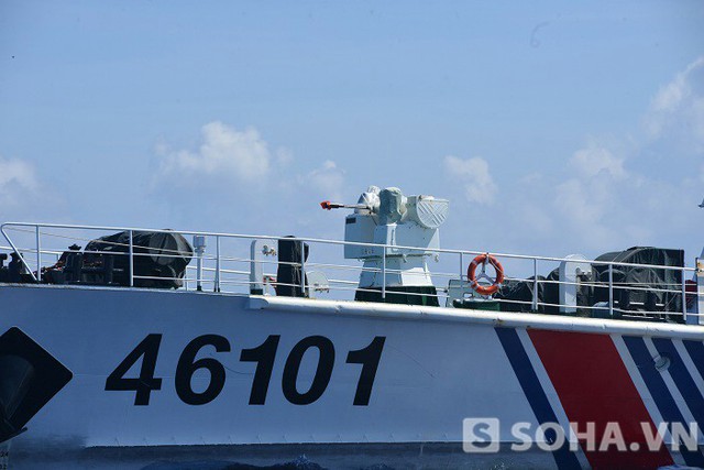 Tàu hải cảnh Trung Quốc mở bạt pháo đe dọa tàu kiểm ngư Việt Nam