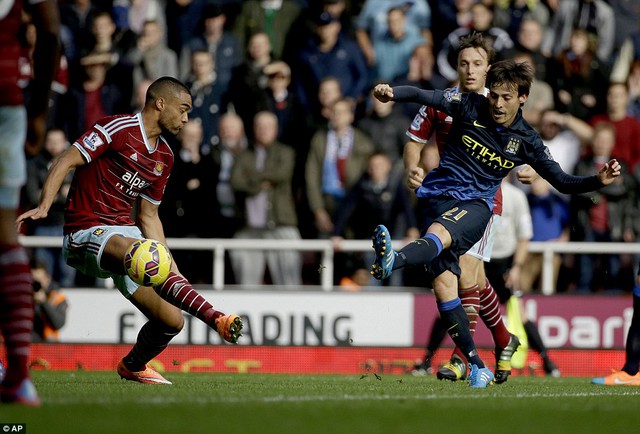 David Silva ghi bàn danh dự cho Man City