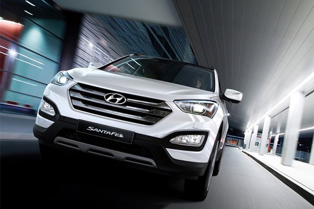 Chưa ra mắt hay công bố giá bán nhưng mẫu crossover ăn khách của Hyundai, SantaFe 2015 đã lộ thông số tại Việt Nam.