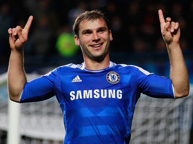 Ivanovic có thể rời Chelsea tới PSG