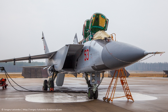 Một số hình ảnh khác của MiG-31 tại căn cứ không quân Borisovsky Khotilovo