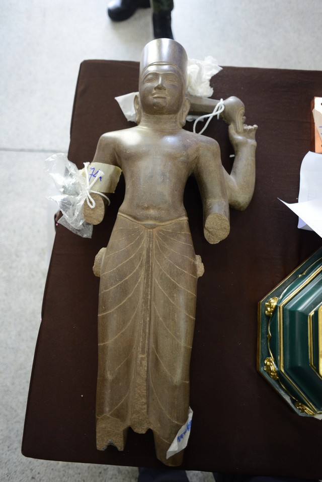 Tượng thần – thời kỳ trước Vương quốc Ayutthaya từ thế kỷ 13 Phật lịch (khoảng 1.300 năm trước)