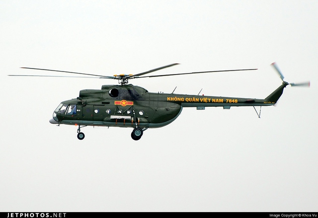 Từ giai đoạn 1982, Không quân Việt Nam được trang bị loại trực thăng Mi-8T mới hơn từ nhà máy Ulan-Ude với động cơ TV2-117TG mạnh hơn, càng hạ cánh được gia cố và lắp đặt thêm hệ thống giảm rung trên cánh quạt​.