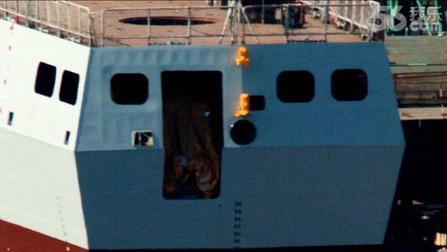 Vị trí lắp đặt thiết bị định vị thủy âm kéo dây trên 1 tàu Type-056.