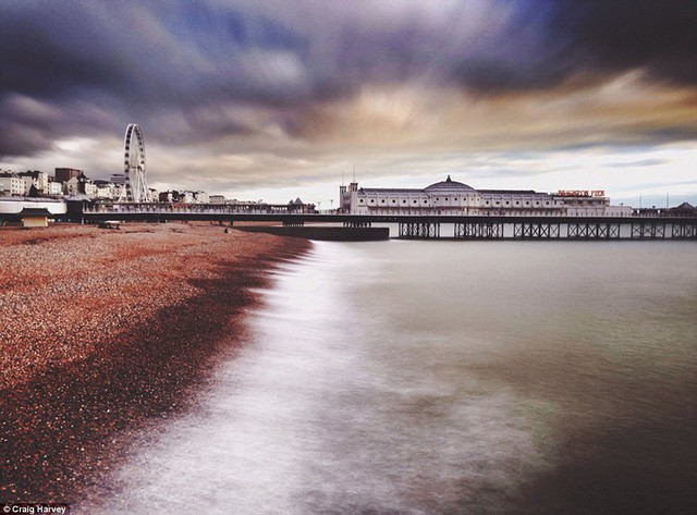 Bắn này Bãi biển Brighton ở Anh được thực hiện bởi nguồn gốc Craig Harvey và gửi như một cảnh quan