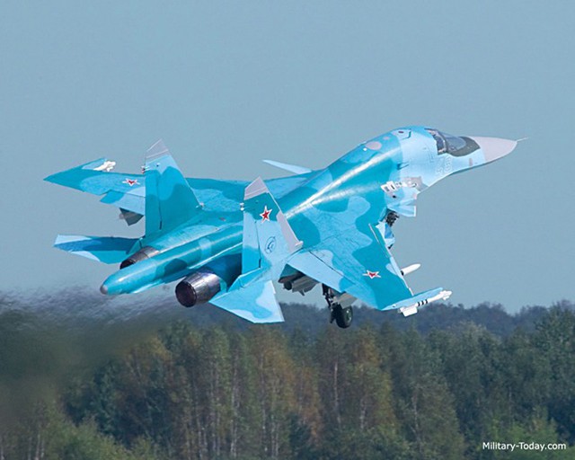  Máy bay có 2 chỗ ngồi, nó được dự định để thay thế loại máy bay Sukhoi Su-24. 