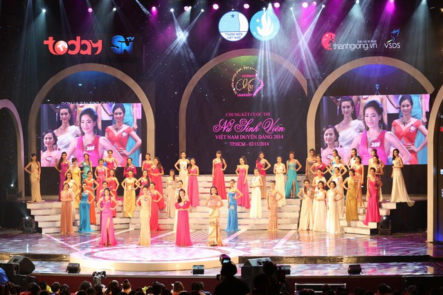 Hình ảnh về đêm chung kết cuộc thi Nữ sinh Việt Nam duyên dáng được tổ chức vào tối ngày 2/11 vừa qua