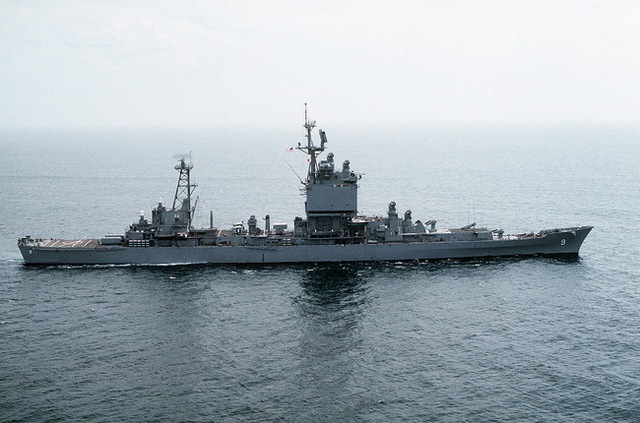 USS Long Beach được khởi đóng ngày 2/12/1957; hạ thủy 14/7/1959; vào biên chế 9/9/1961 và bị loại biên ngày 1/5/1995