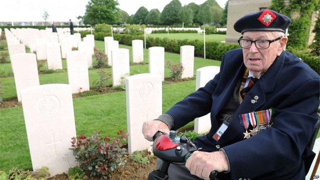Hàng trăm cựu chiến binh - trong đó có Frank James (95 tuổi) - đã có mặt tại Pháp để tham dự lễ kỷ niệm. (Nguồn: AFP)