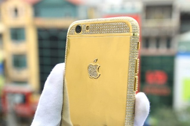 Đại gia vịt cỏ Vân Đình chơi trội với iPhone 6 giá nửa tỷ