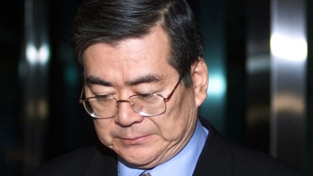 Bố của bà Heather Cho, ông Yang Ho Cho, hiện đang là Chủ tịch kiêm Tổng giám đốc của Korean Air, cũng đã lên tiếng xin lỗi về sự việc trên.