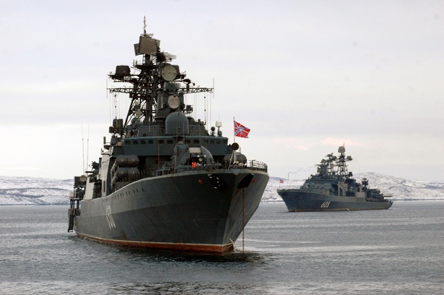 Tàu khu trục chống ngầm cỡ lớn Admiral Chabanenko lớp Udaloy II (đề án 11551) và Admiral Levchenko lớp Udaloy I (đề án 1155). Các tàu lớp Udaloy được thiết kế chuyên hoạt động săn ngầm ở các vùng đại dương. Tàu được trang bị nhiều vũ khí chống ngầm như: tên lửa chống ngầm (lớp Udaloy), ngư lôi,...