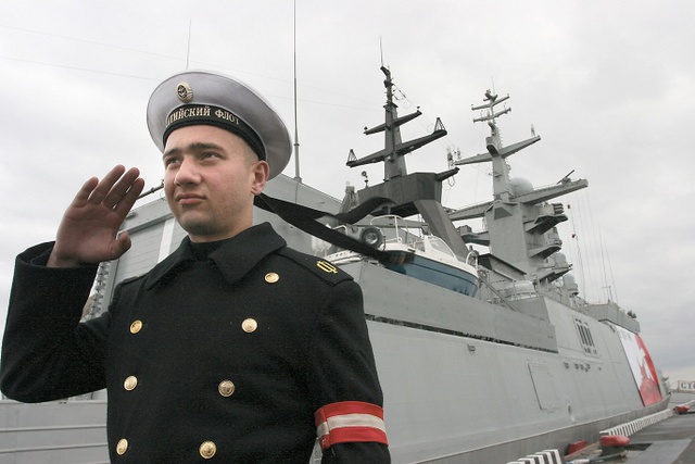 Tàu hộ tống tàng hình lớp Steregushchy đề án 20380. Đây là lớp tàu chiến được thiết kế mới hoàn toàn đầu tiên của Hải quân Nga kể từ 