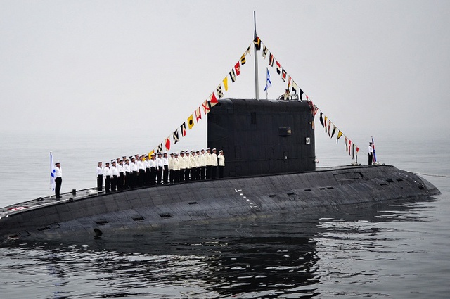 Các tàu ngầm lớp Kilo ban đầu được thiết kế cho hải quân khối Vác-sa-va nhưng hiện nay được xuất khẩu chính cho Ấn Độ, Trung Quốc, Algeria và Việt Nam. Hải quân Nga dự định trang bị 6 tàu ngầm lớp Kilo (đề án 636.3) cho hạm đội biển Đen.
