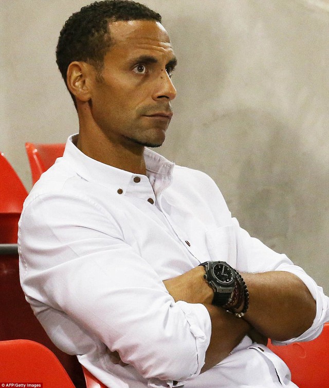 Rio Ferdinand xem ra còn lâu mới làm HLV chuyên nghiệp được